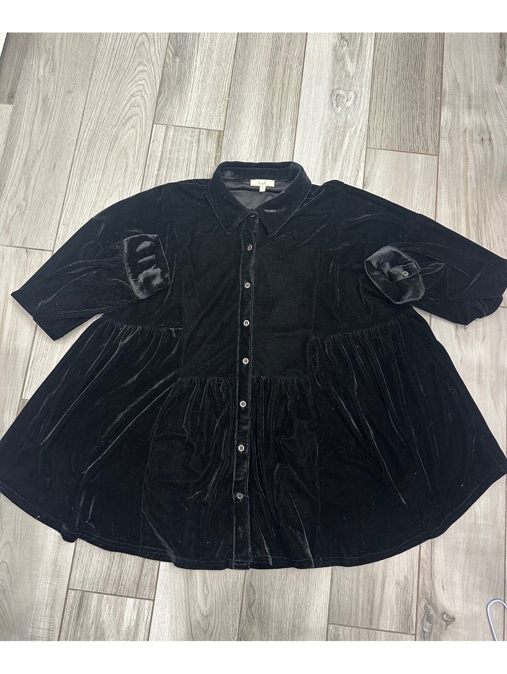 Easel Black Velvet Button-Up Blouse Large